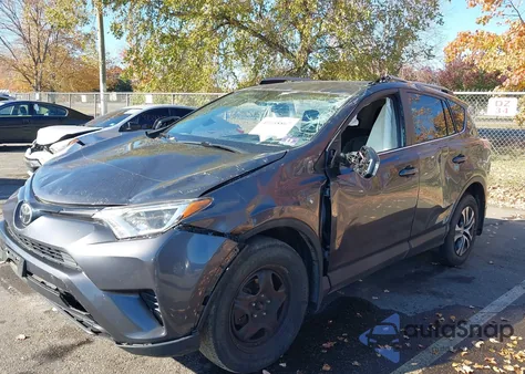 2017 Toyota Rav4 Le z USA, uszkodzony, nr VIN JTMBFREV1HJ702026